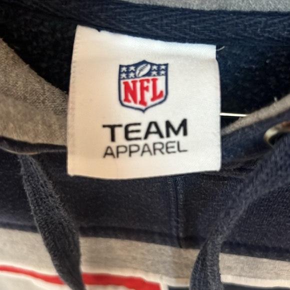 New England Patriots NFL Team Apparel Hoodie - Picture 4 of 5
